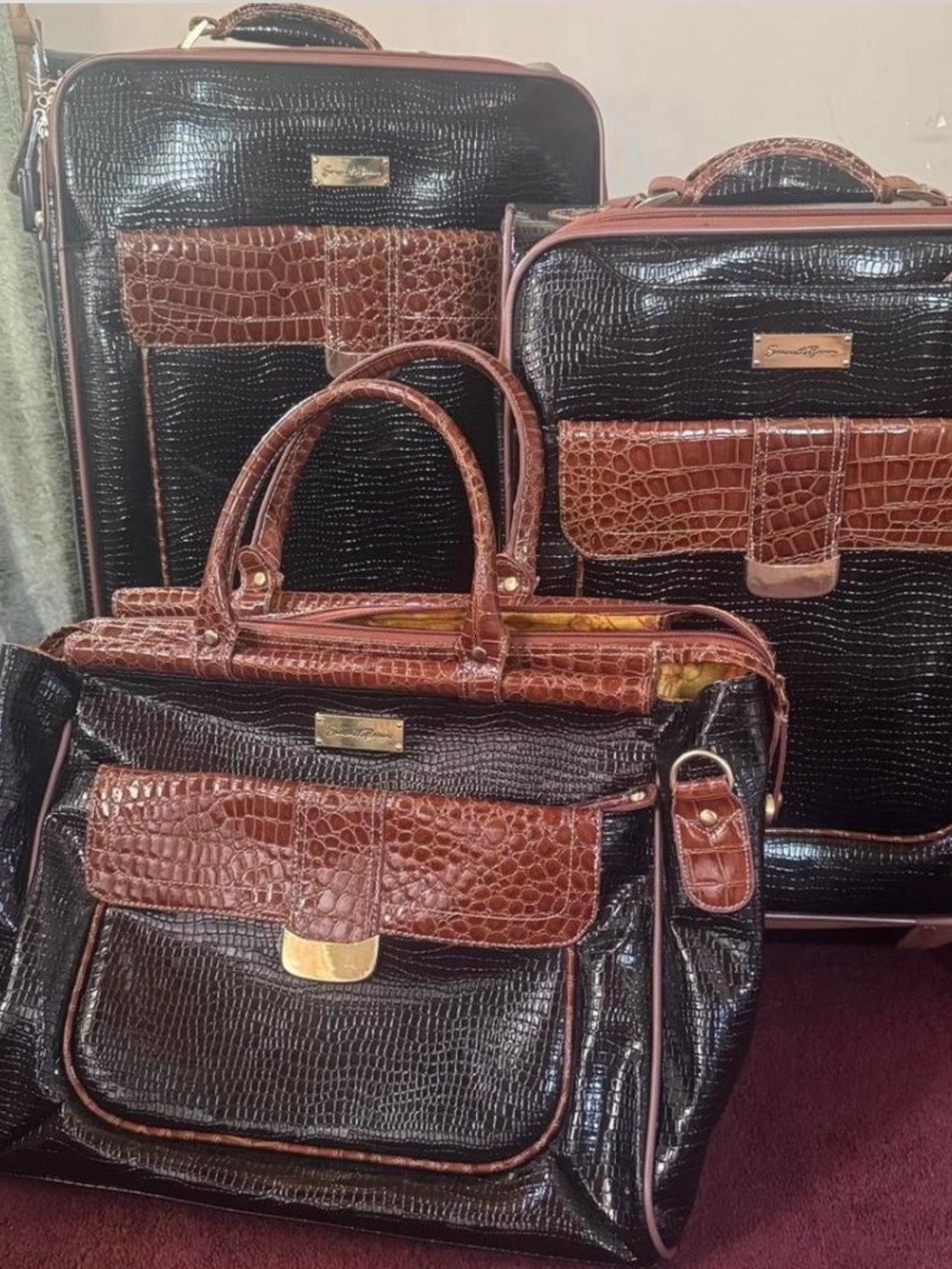 Samantha Brown |4 piece croc spinner luggage set with tote and toiletry bag